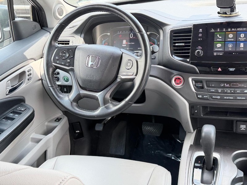 Honda Pilot Vehicle Full-screen Gallery Image 12