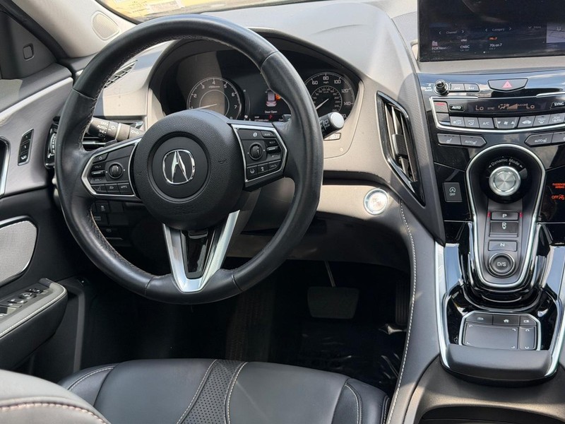 Acura RDX Vehicle Full-screen Gallery Image 12