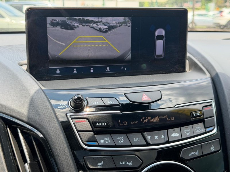Acura RDX Vehicle Full-screen Gallery Image 22