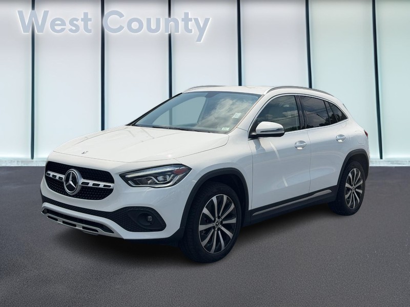 Mercedes-Benz GLA Vehicle Full-screen Gallery Image 08