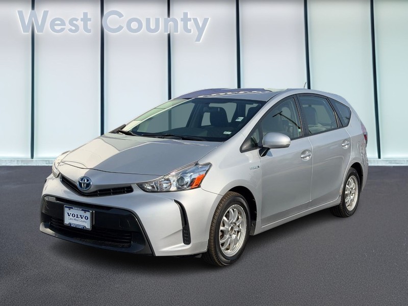 Toyota Prius V Vehicle Full-screen Gallery Image 07