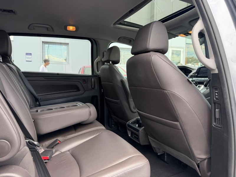Honda Odyssey Vehicle Full-screen Gallery Image 09