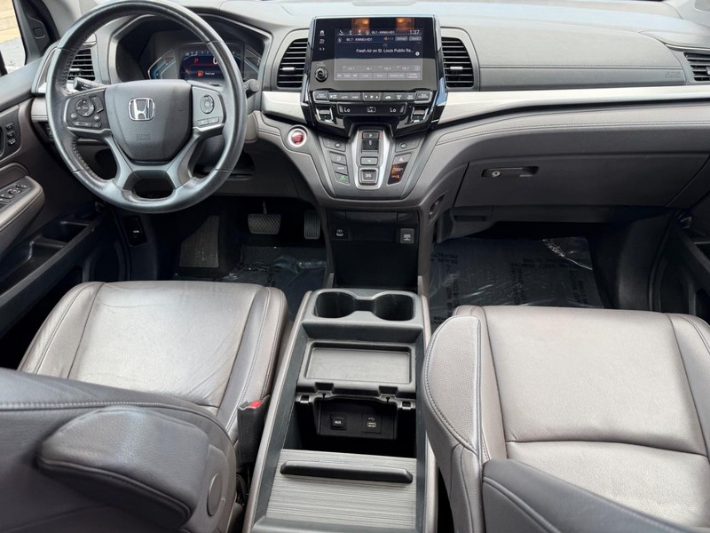 Honda Odyssey Vehicle Full-screen Gallery Image 11