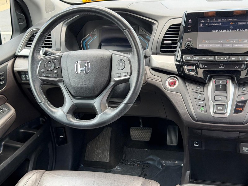 Honda Odyssey Vehicle Full-screen Gallery Image 12