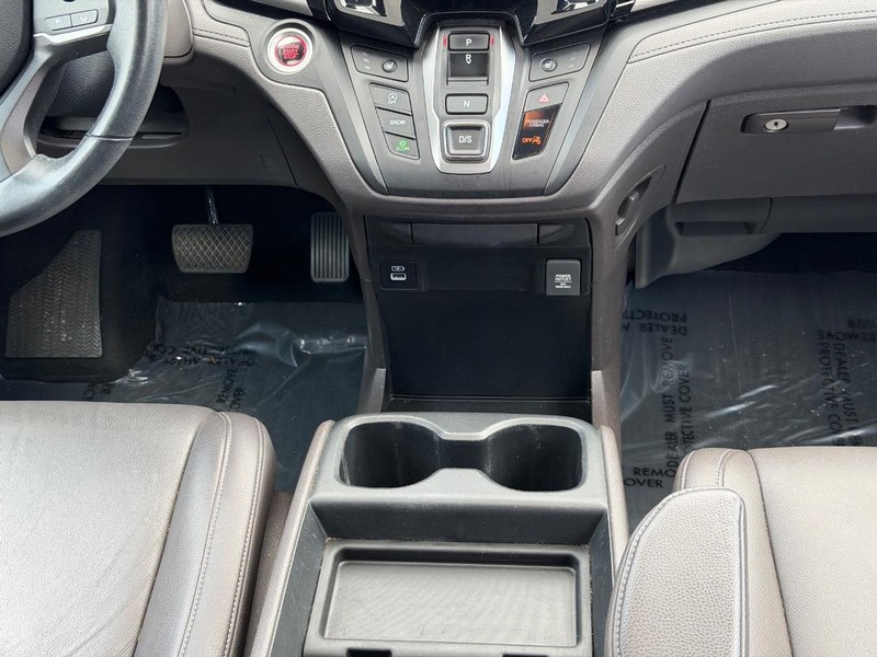 Honda Odyssey Vehicle Full-screen Gallery Image 14