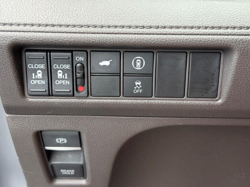 Honda Odyssey Vehicle Full-screen Gallery Image 16