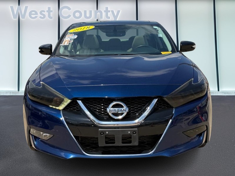 Nissan Maxima Vehicle Full-screen Gallery Image 09