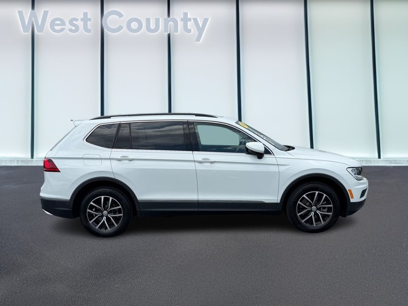 Volkswagen Tiguan Vehicle Full-screen Gallery Image 02