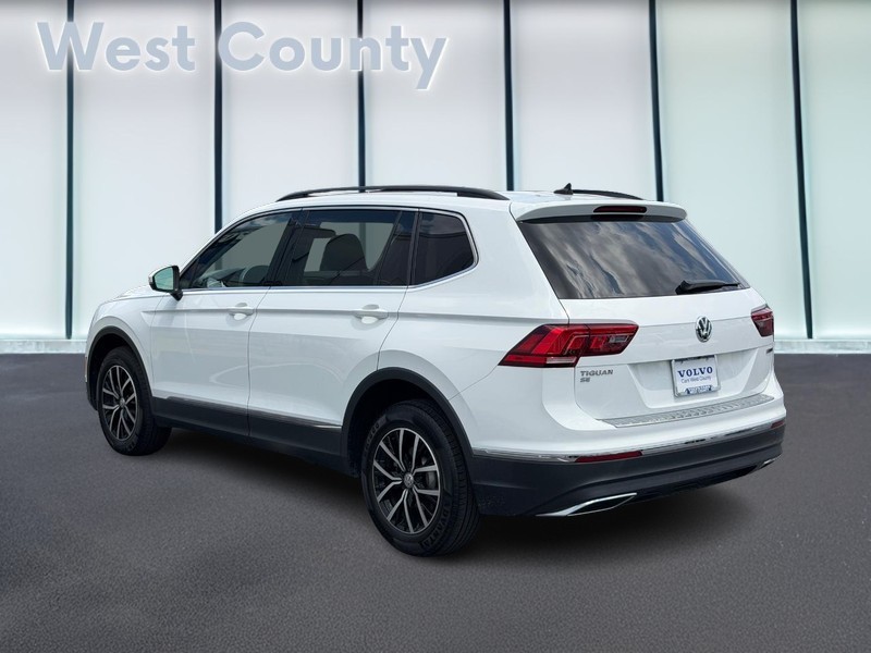 Volkswagen Tiguan Vehicle Full-screen Gallery Image 06