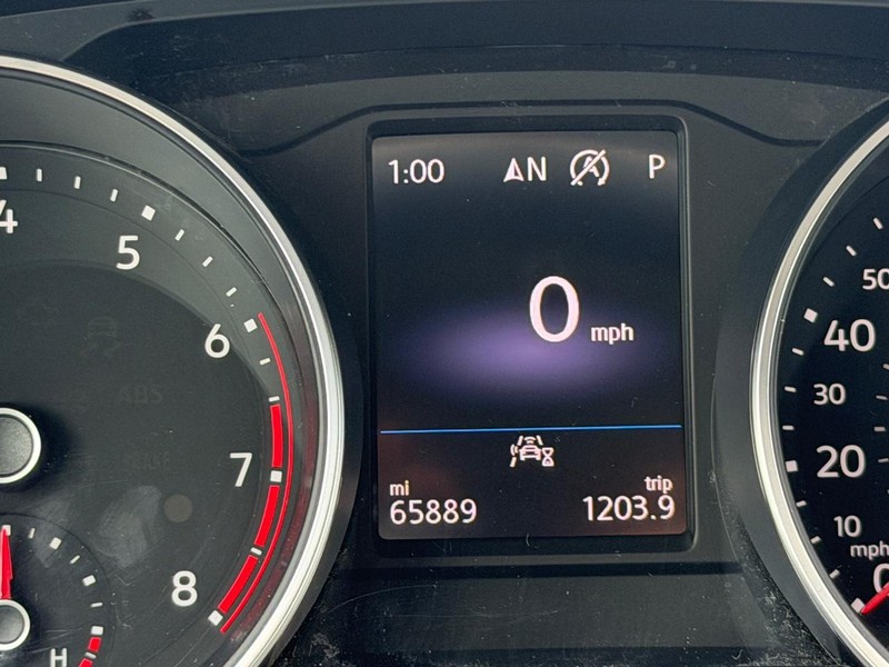 Volkswagen Tiguan Vehicle Full-screen Gallery Image 20