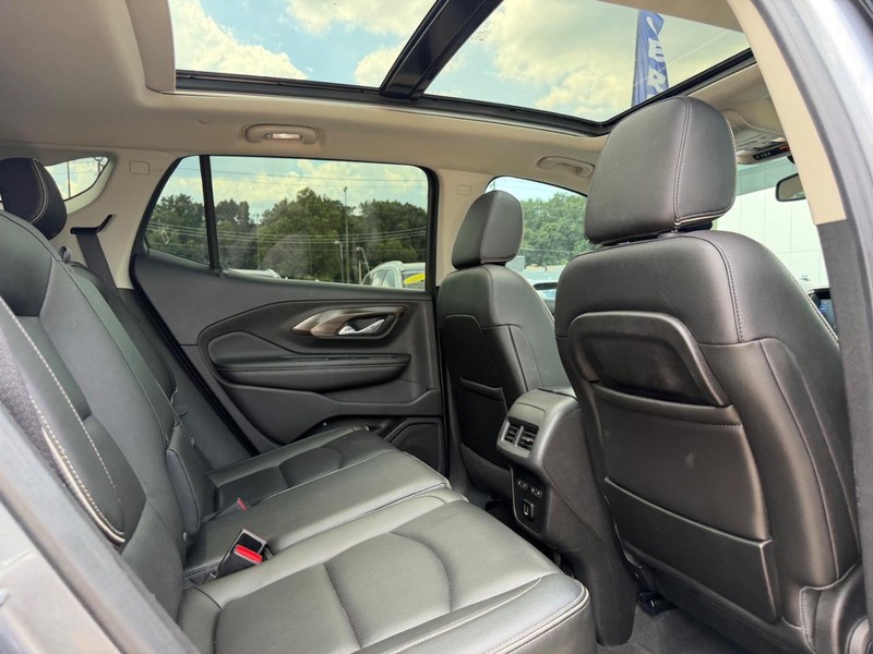 GMC Terrain Vehicle Full-screen Gallery Image 10
