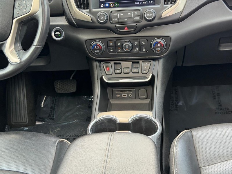 GMC Terrain Vehicle Full-screen Gallery Image 14
