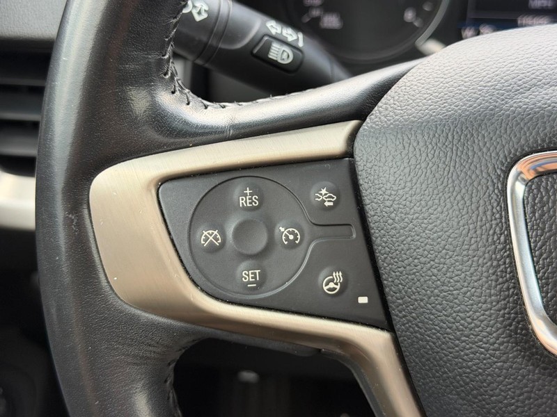 GMC Terrain Vehicle Full-screen Gallery Image 16