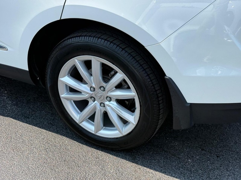 Acura RDX Vehicle Full-screen Gallery Image 07