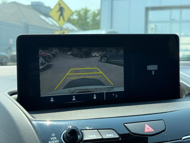Acura RDX Vehicle Full-screen Gallery Image 22