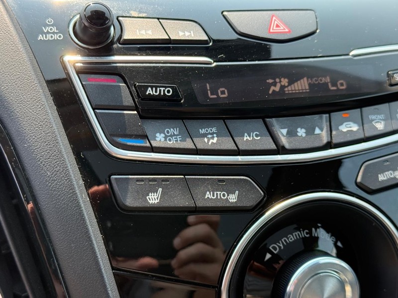 Acura RDX Vehicle Full-screen Gallery Image 23