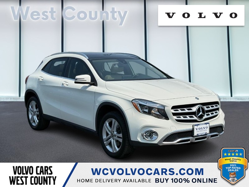 Mercedes-Benz GLA Vehicle Full-screen Gallery Image 01