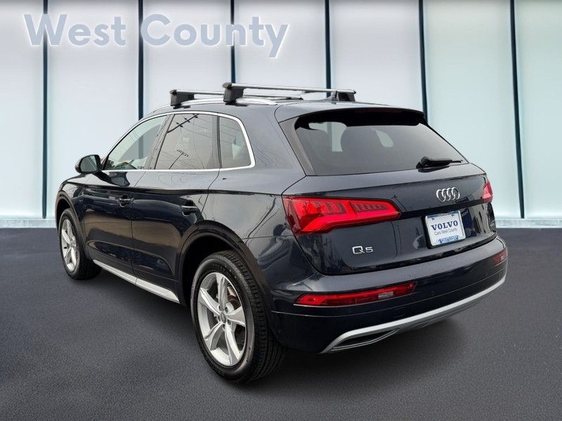 Audi Q5 Vehicle Full-screen Gallery Image 06