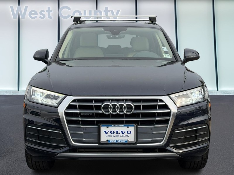 Audi Q5 Vehicle Full-screen Gallery Image 09