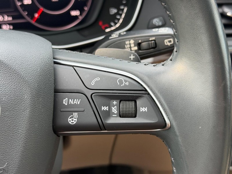 Audi Q5 Vehicle Full-screen Gallery Image 18