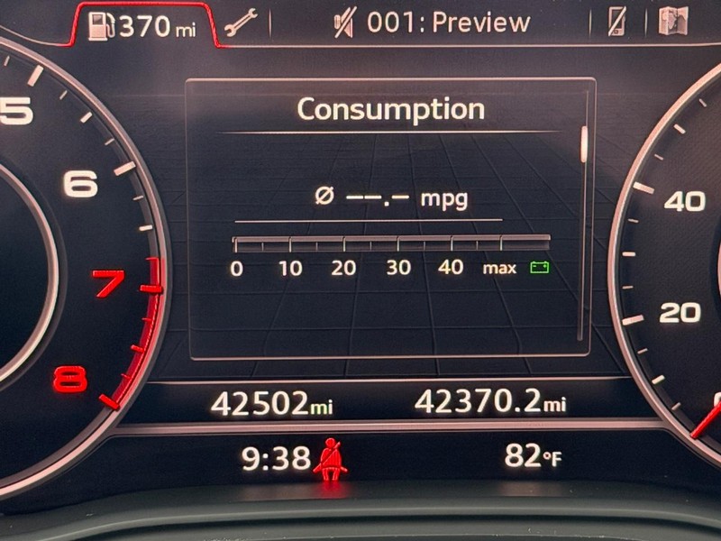 Audi Q5 Vehicle Full-screen Gallery Image 20