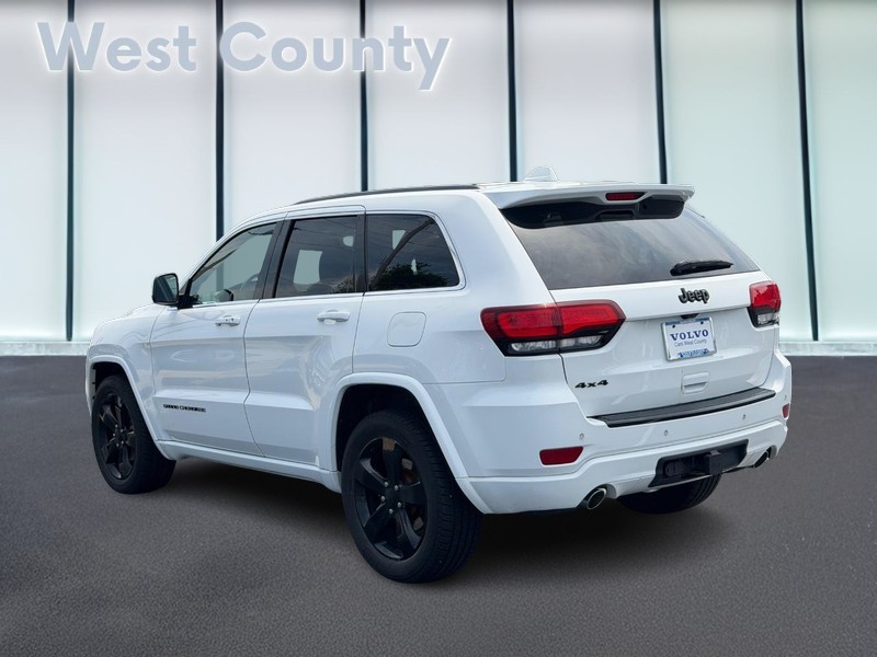 Jeep Grand Cherokee Vehicle Full-screen Gallery Image 06