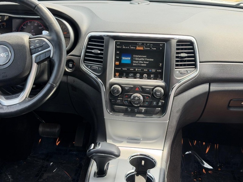 Jeep Grand Cherokee Vehicle Full-screen Gallery Image 13