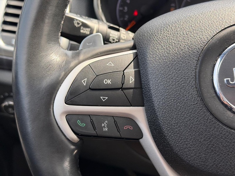 Jeep Grand Cherokee Vehicle Full-screen Gallery Image 17