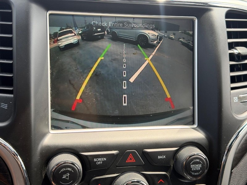 Jeep Grand Cherokee Vehicle Full-screen Gallery Image 21