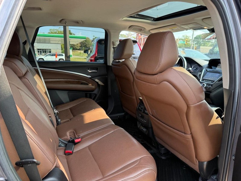 Acura MDX Vehicle Full-screen Gallery Image 10