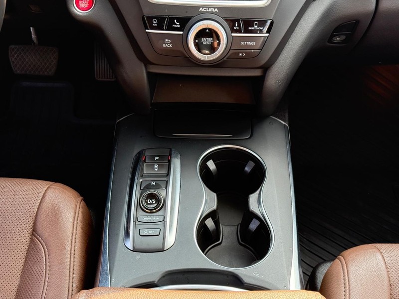 Acura MDX Vehicle Full-screen Gallery Image 14