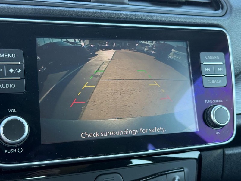 Nissan LEAF Vehicle Full-screen Gallery Image 21