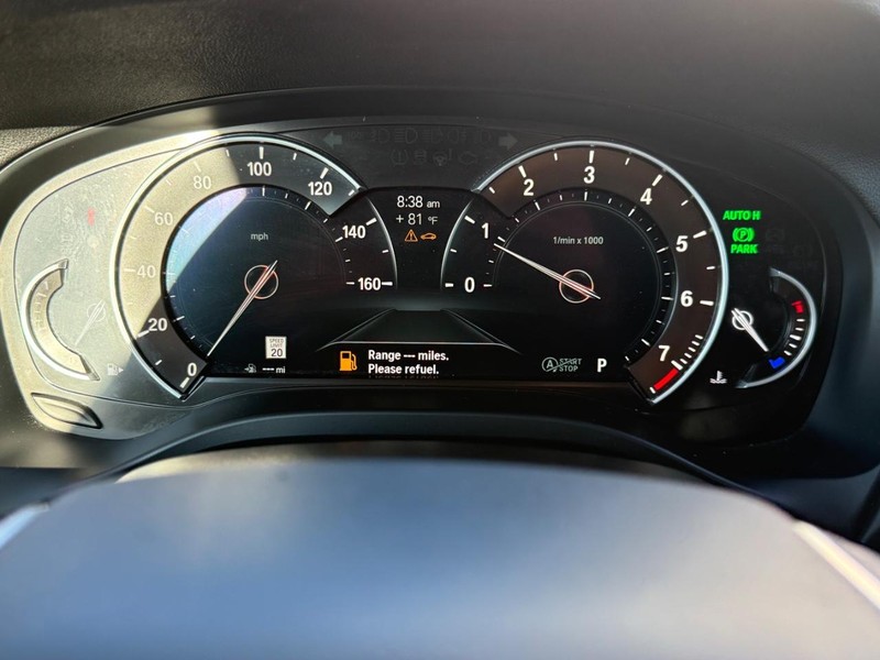 BMW X3 Vehicle Full-screen Gallery Image 20