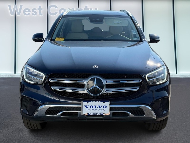 Mercedes-Benz GLC Vehicle Full-screen Gallery Image 09