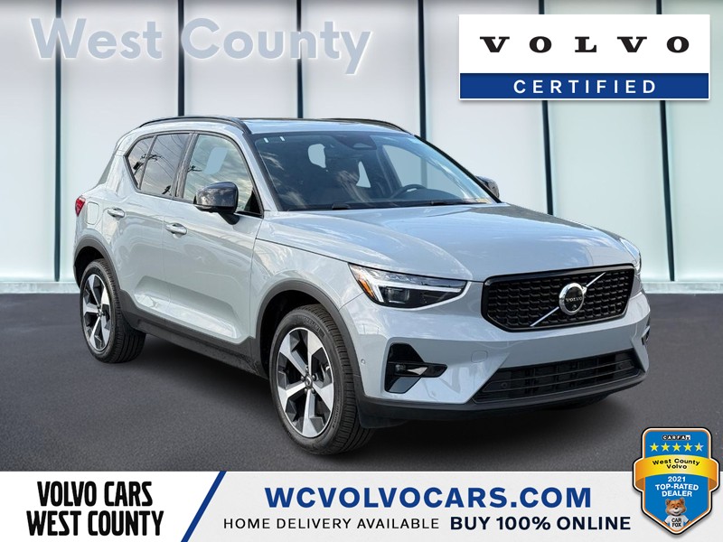Gray (Vapour Grey Metallic) 2026 Volvo XC40 SUV / Crossover All-Wheel Drive Automatic