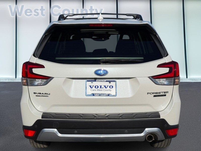 Subaru Forester Vehicle Full-screen Gallery Image 05