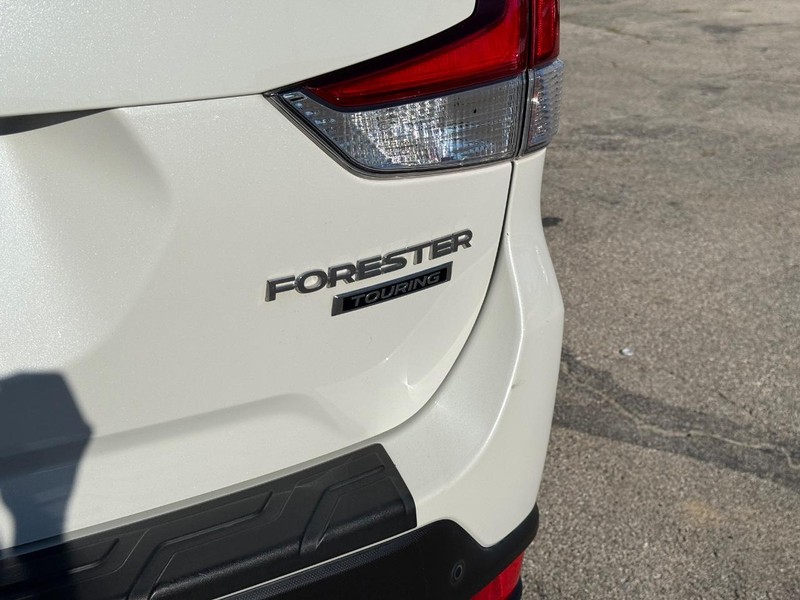 Subaru Forester Vehicle Full-screen Gallery Image 06