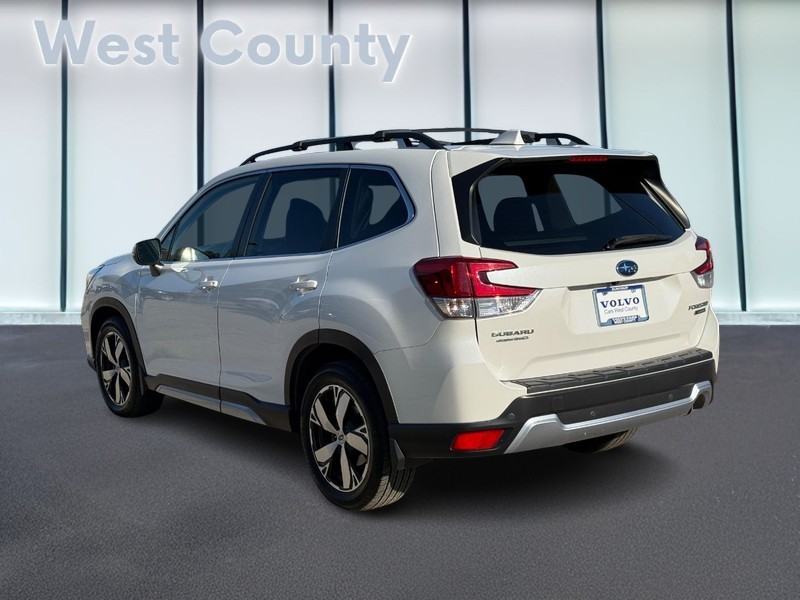 Subaru Forester Vehicle Full-screen Gallery Image 07