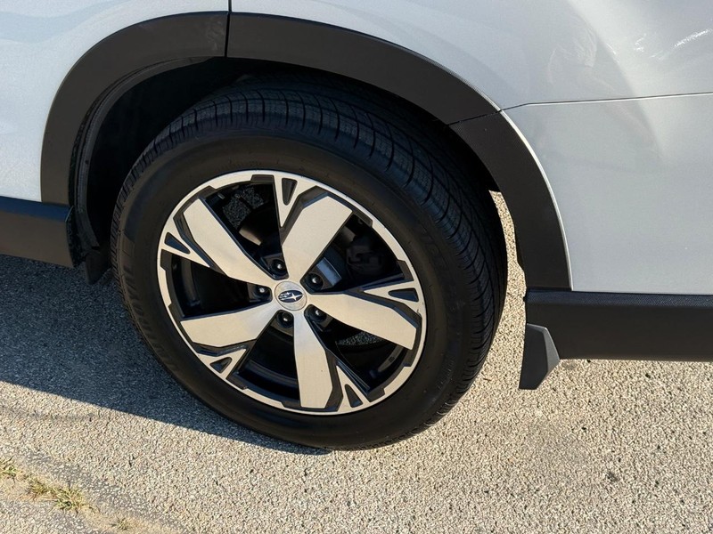 Subaru Forester Vehicle Full-screen Gallery Image 08