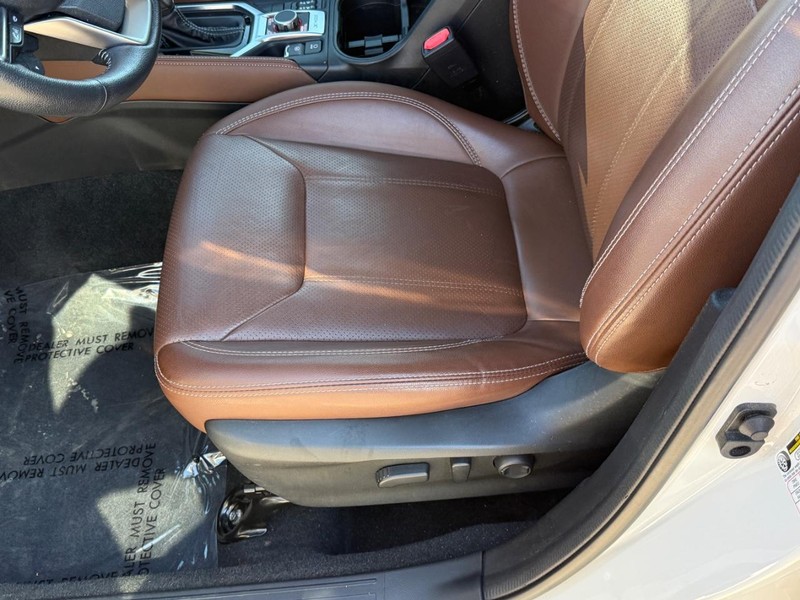 Subaru Forester Vehicle Full-screen Gallery Image 18