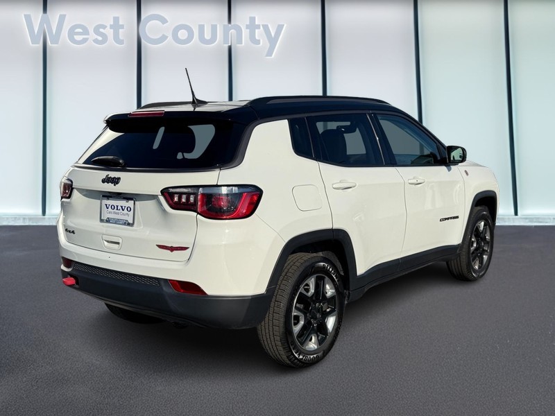Jeep Compass Vehicle Full-screen Gallery Image 03
