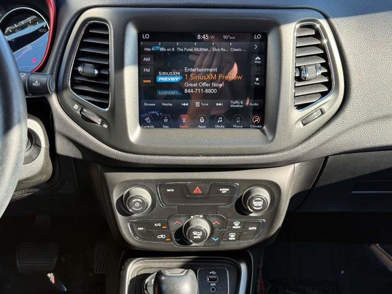 Jeep Compass Vehicle Full-screen Gallery Image 14