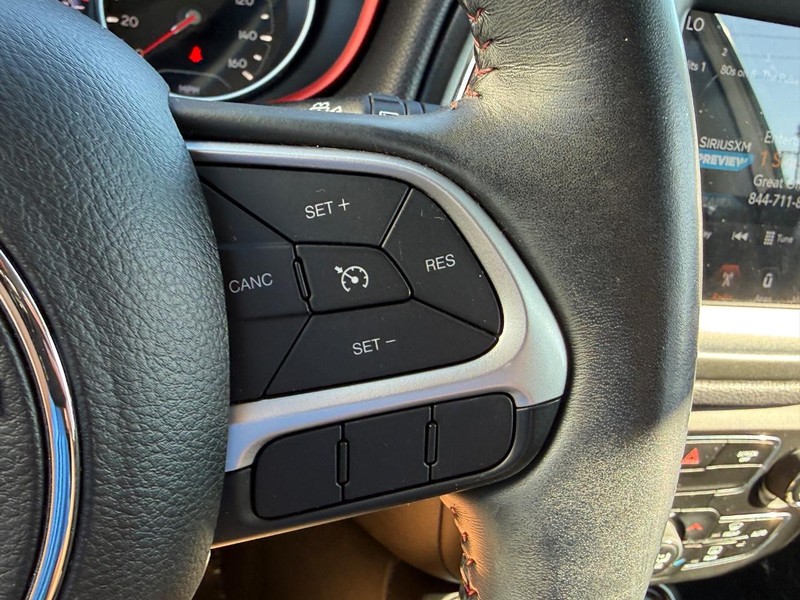 Jeep Compass Vehicle Full-screen Gallery Image 19
