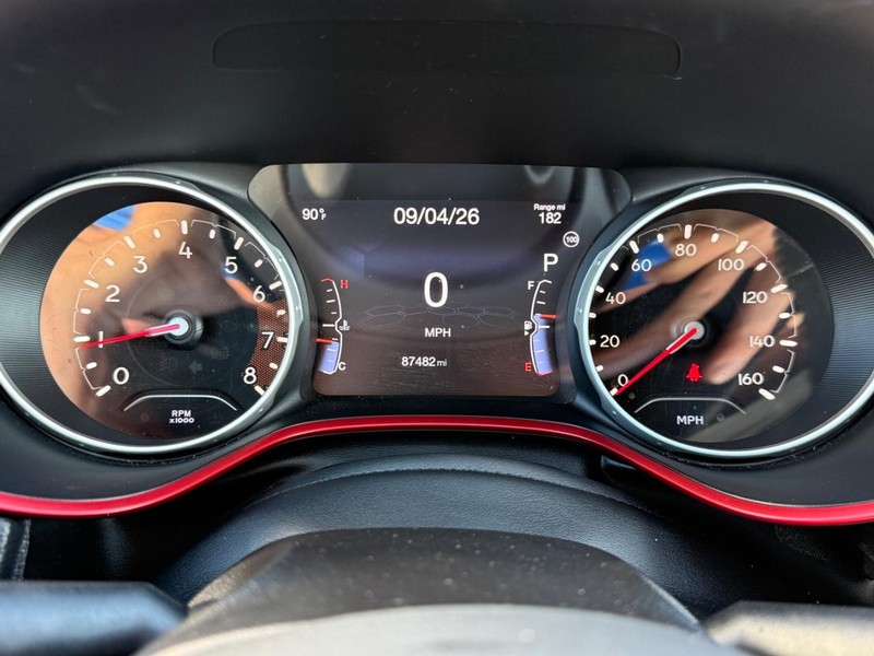 Jeep Compass Vehicle Full-screen Gallery Image 20
