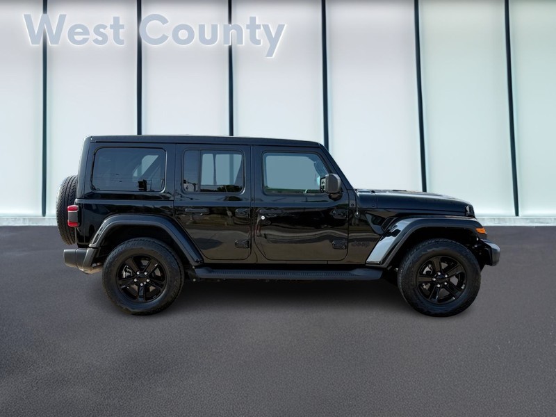 Jeep Wrangler Vehicle Full-screen Gallery Image 02