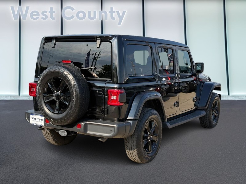 Jeep Wrangler Vehicle Full-screen Gallery Image 03