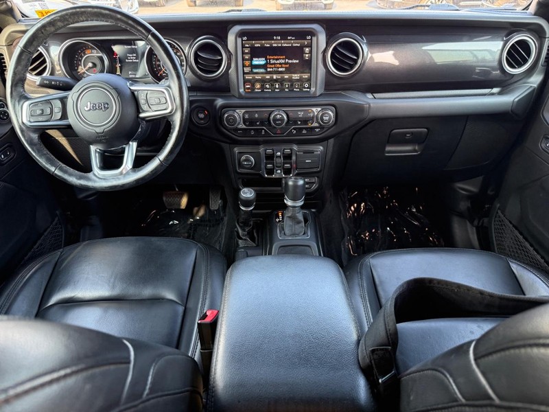 Jeep Wrangler Vehicle Full-screen Gallery Image 11