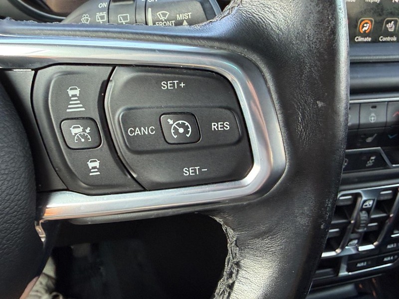 Jeep Wrangler Vehicle Full-screen Gallery Image 18