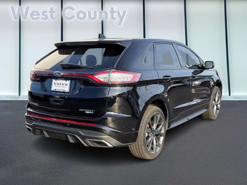 Ford Edge Vehicle Full-screen Gallery Image 03