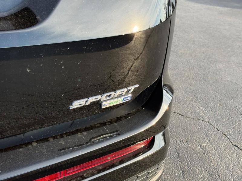 Ford Edge Vehicle Full-screen Gallery Image 06